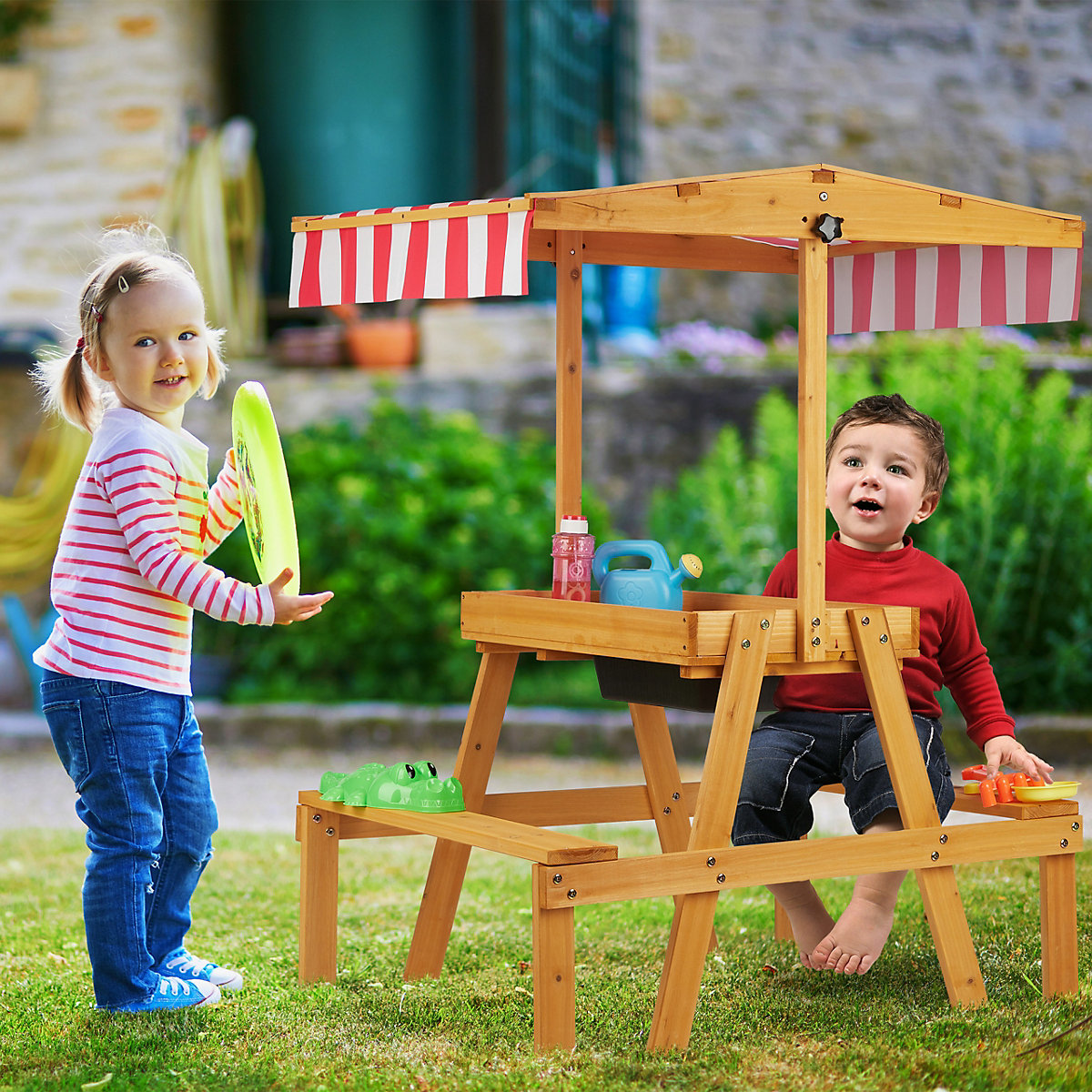 Kindersitzgruppe mit Dach für den Garten
