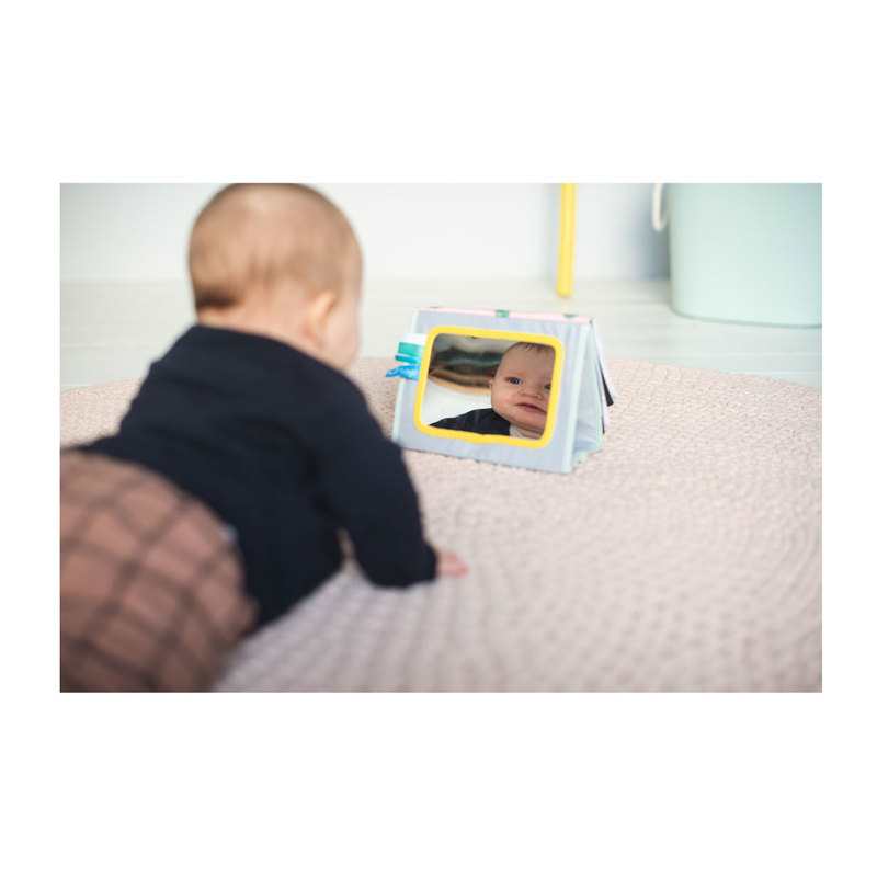 Livre chevalet en tissu avec miroir Taf Toys