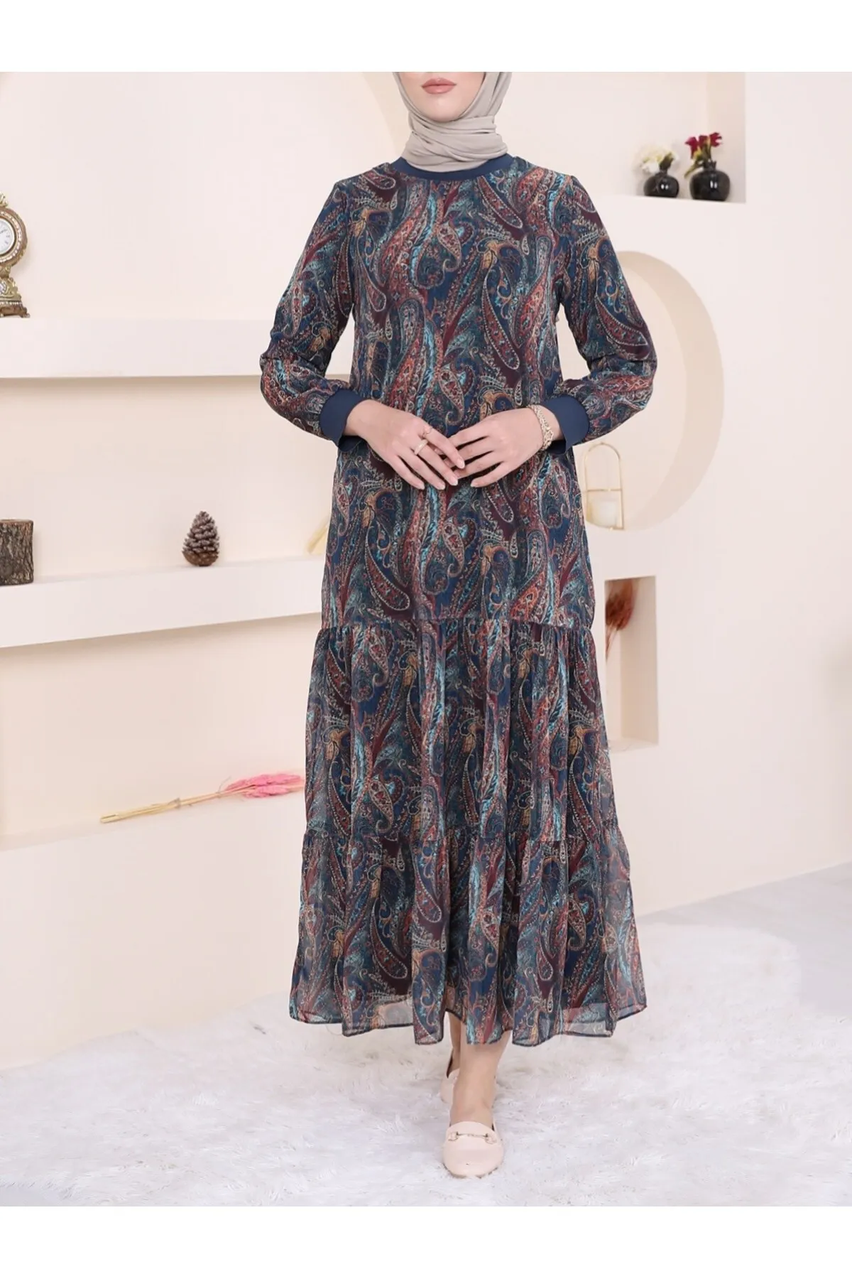 Modamorfo  Teilweise gefüttertes Chiffonkleid mit ethnischem Musterrock