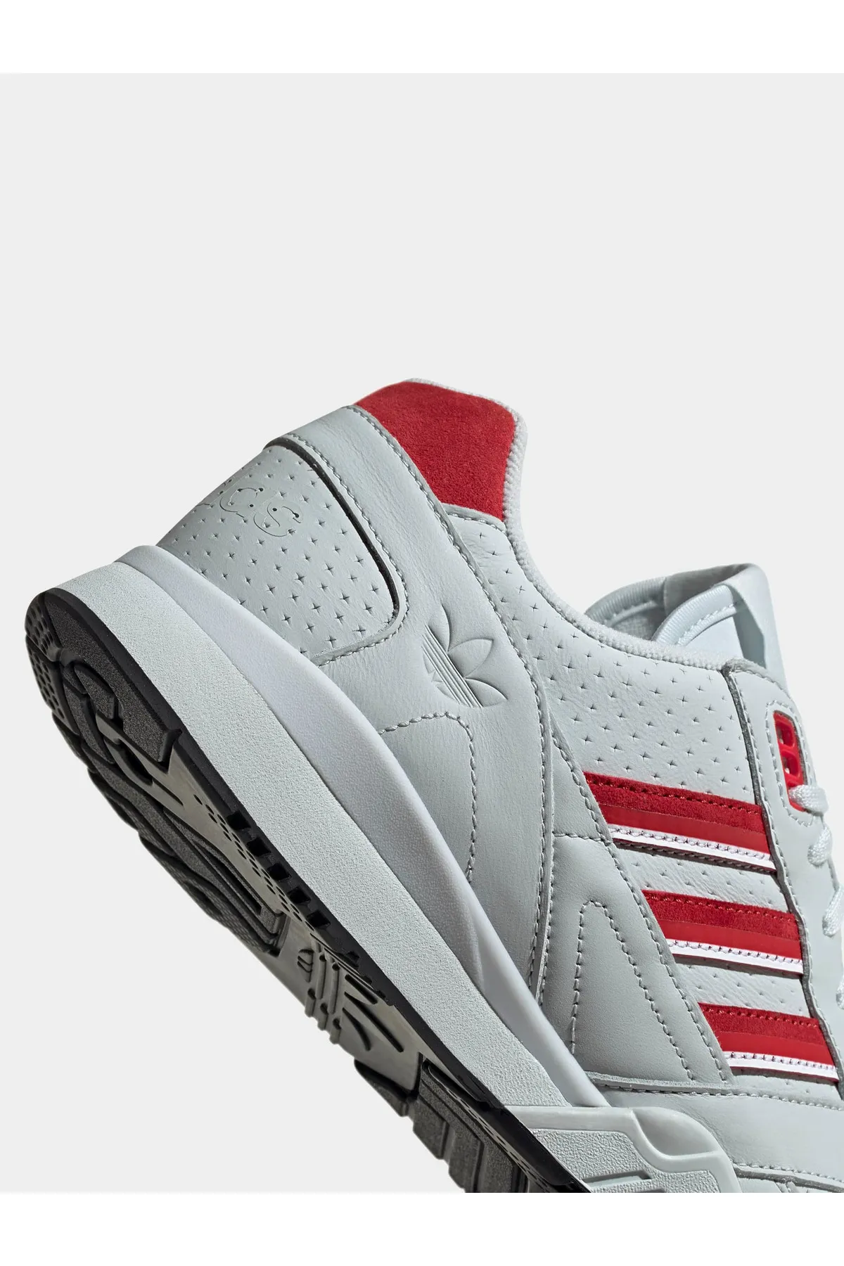 adidas  Unisex adidas A.R. Trainer Schuhe