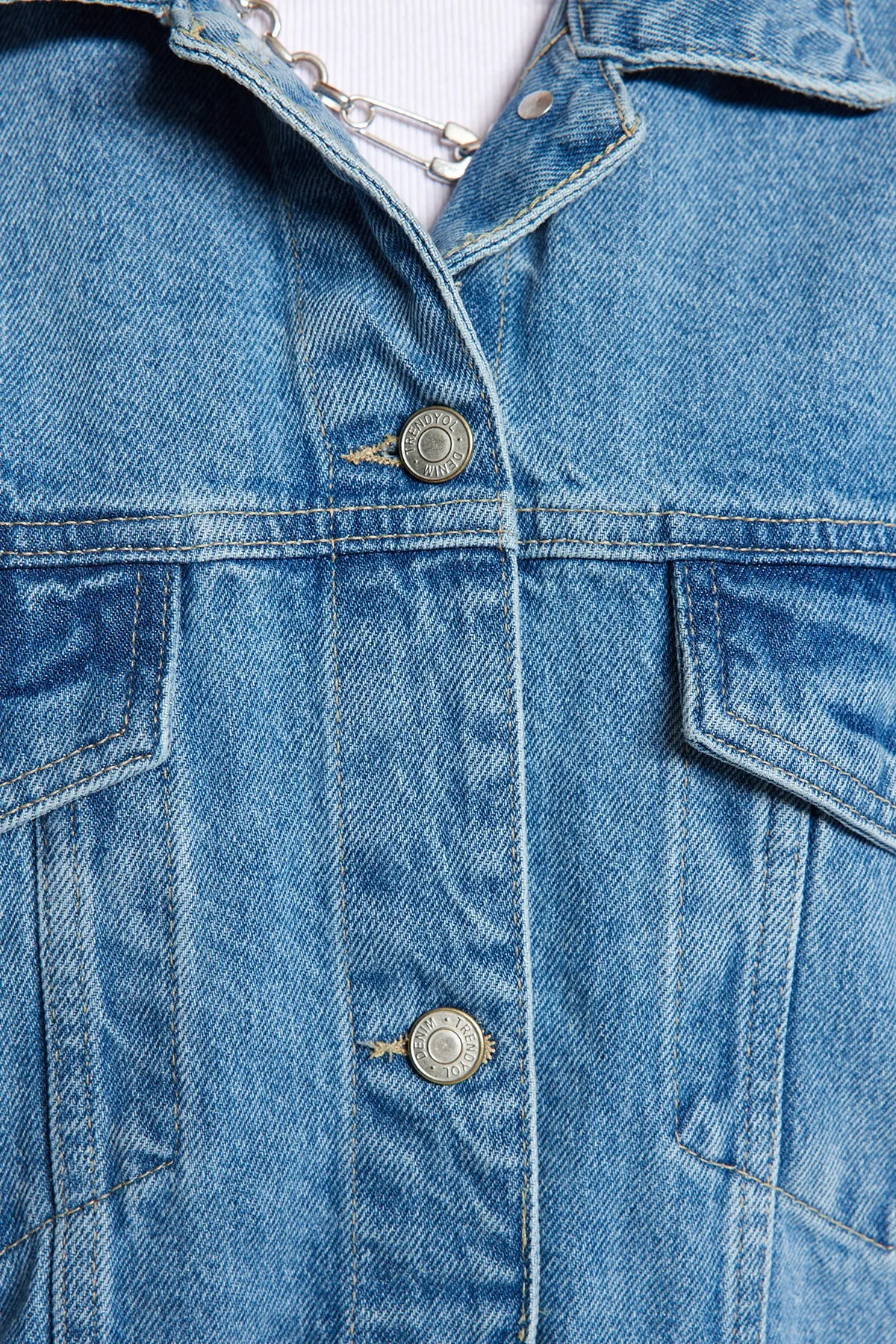 Trendyol Collection  Blaue Oversize-Trucker-Jeansjacke TWOAW23CE00189