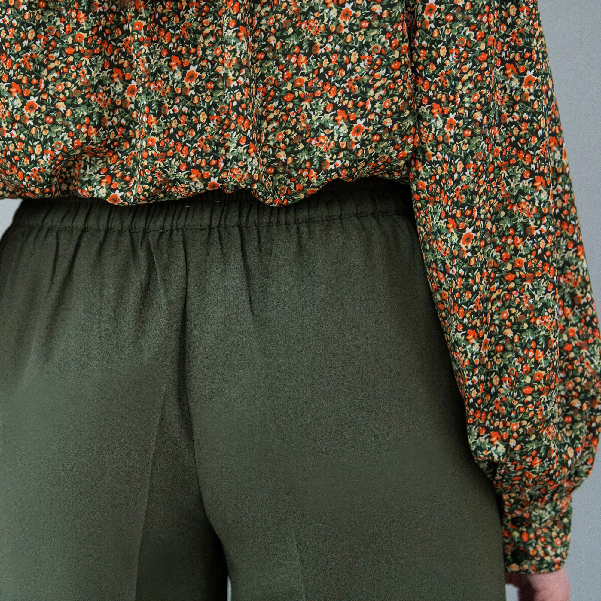 Pantalon large fluide, taille ceinturée, uni