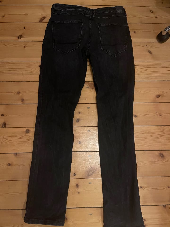 FQ1924 Gerade Jeans in schwarz günstig kaufen W31/L34