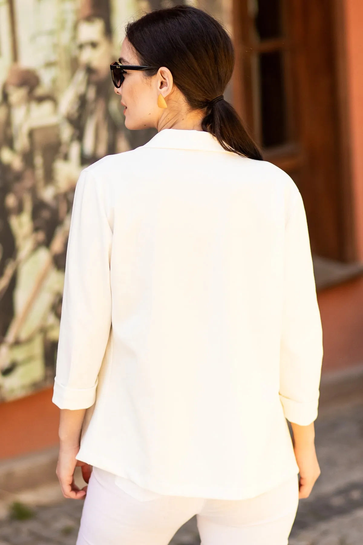 armonika  Weiße Doppelärmeljacke für Damen ARM-18Y001173