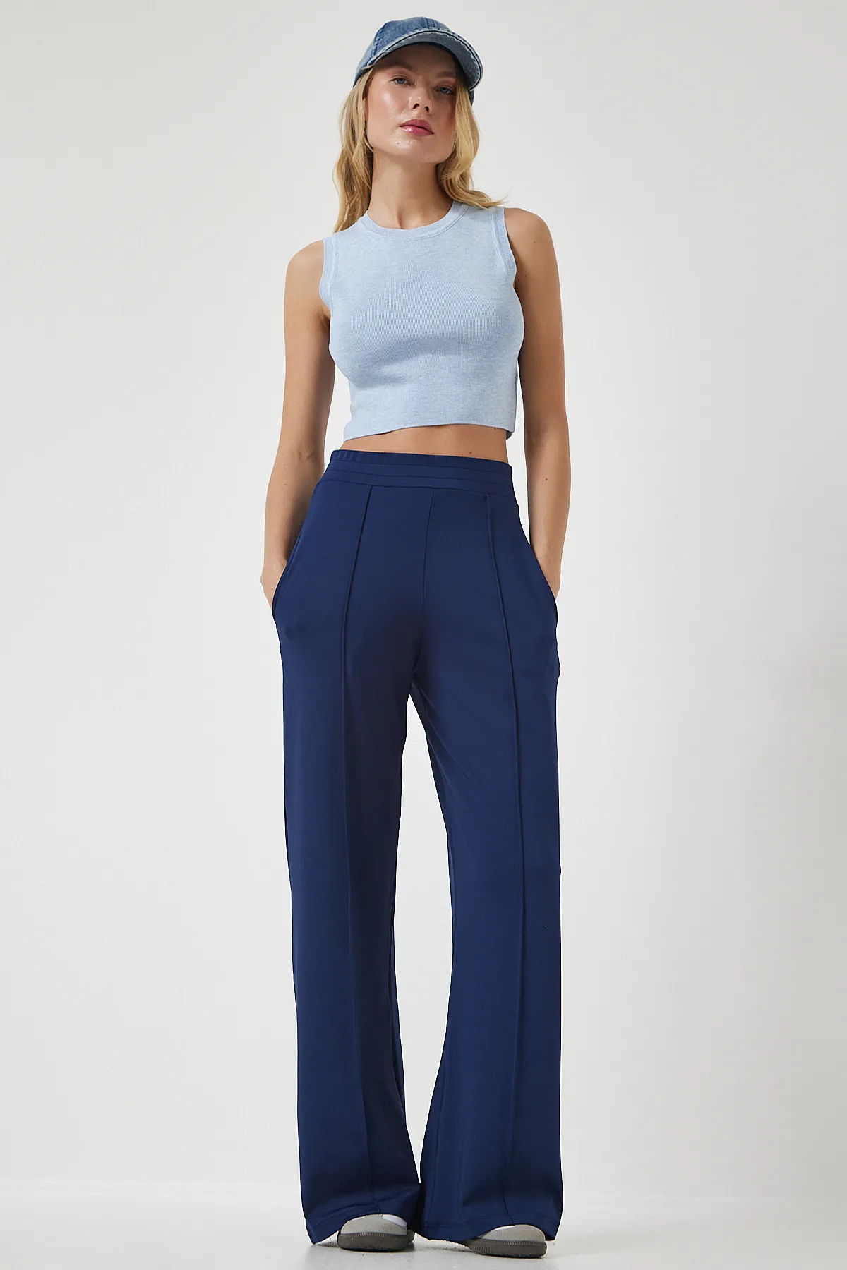 Happiness İstanbul  Weiße dehnbare Jogginghose für Damen BF00030