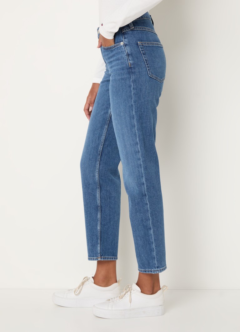 Calça jeans Tommy Hilfiger de cintura alta e perna reta com lavagem média.