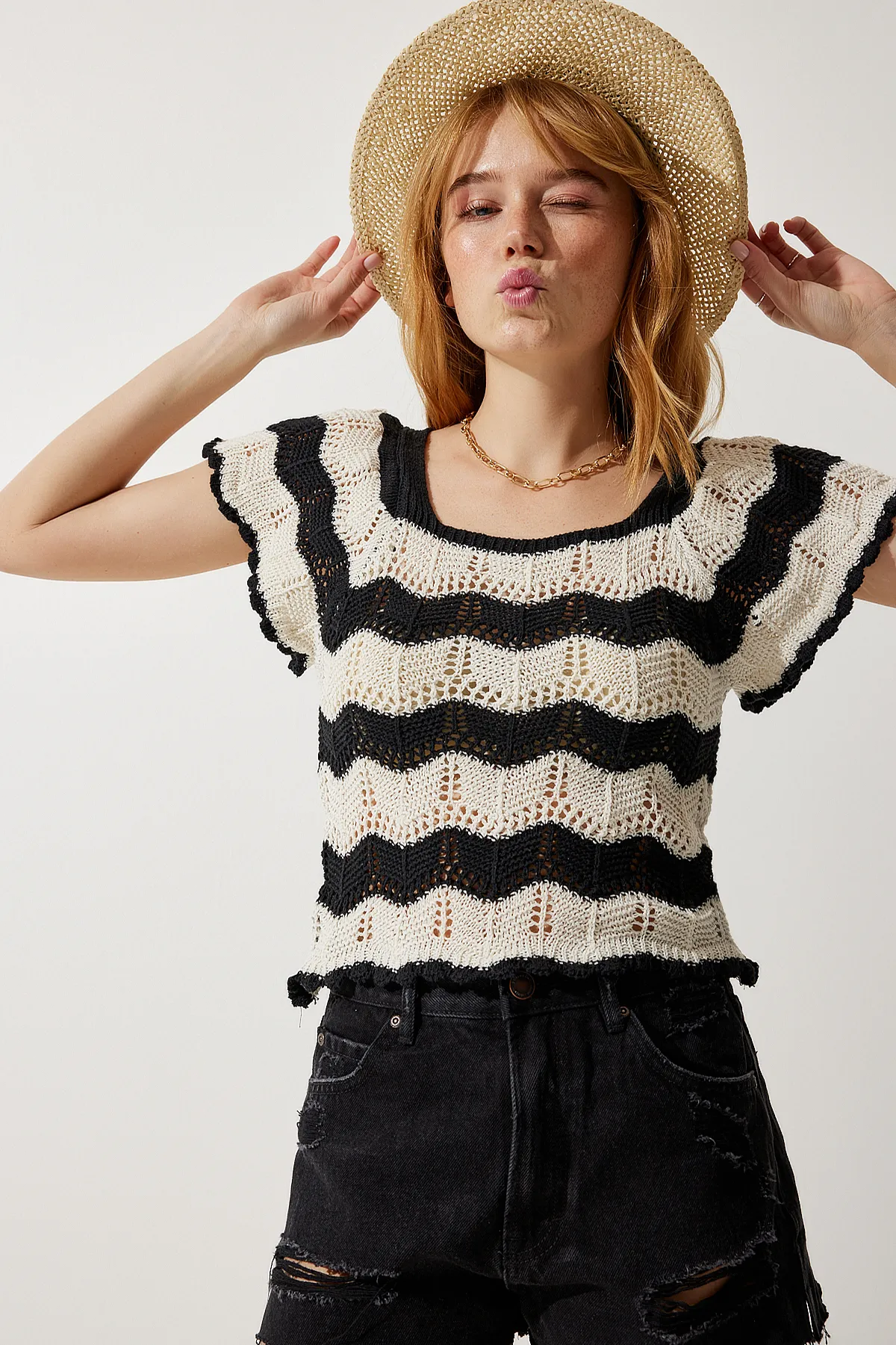 Happiness İstanbul  Damen Bluse mit durchbrochenem Strickmuster in Schwarz/Creme YU00012