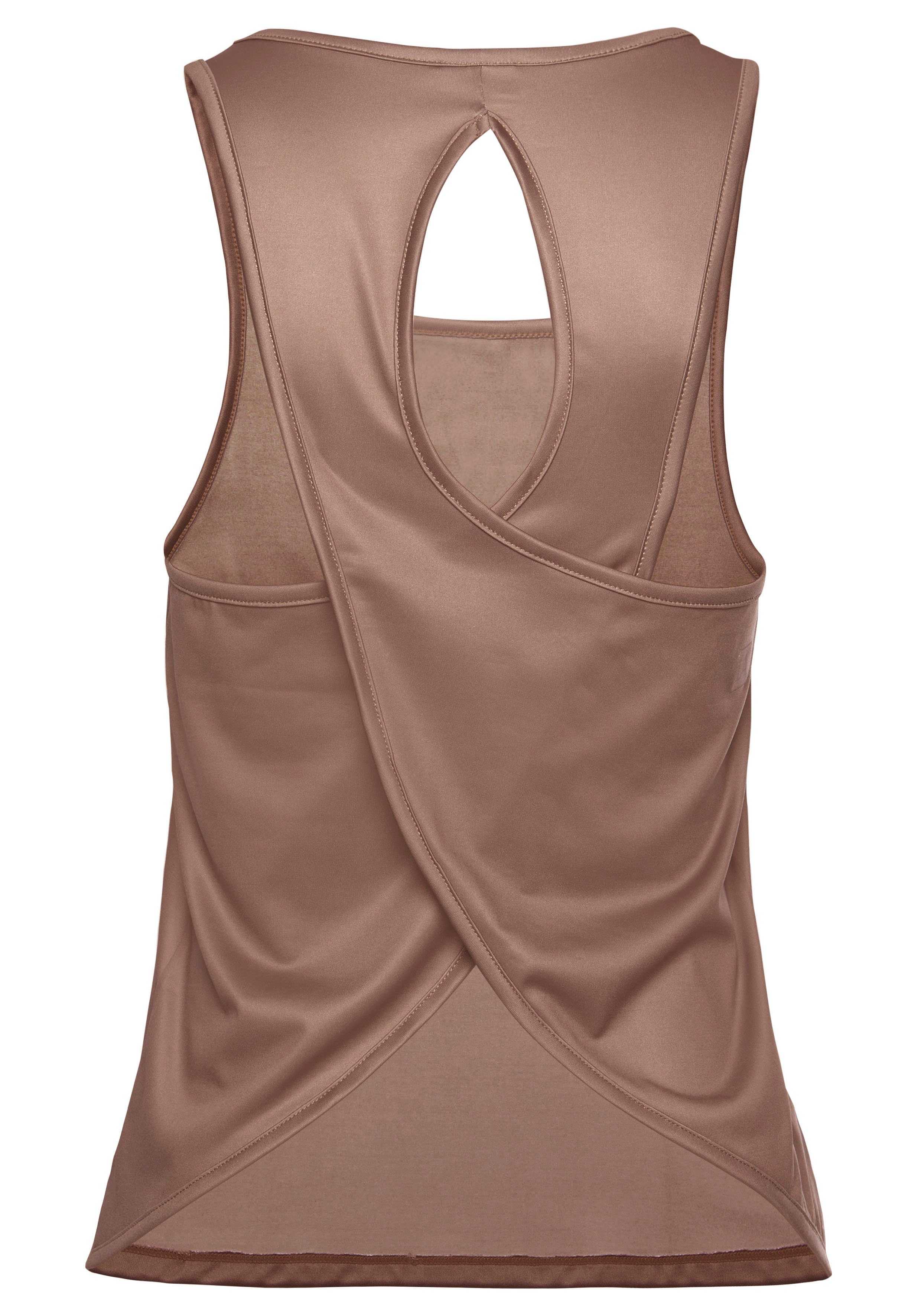 LASCANA ACTIVE Funktionsshirt mit Cut out im Rücken