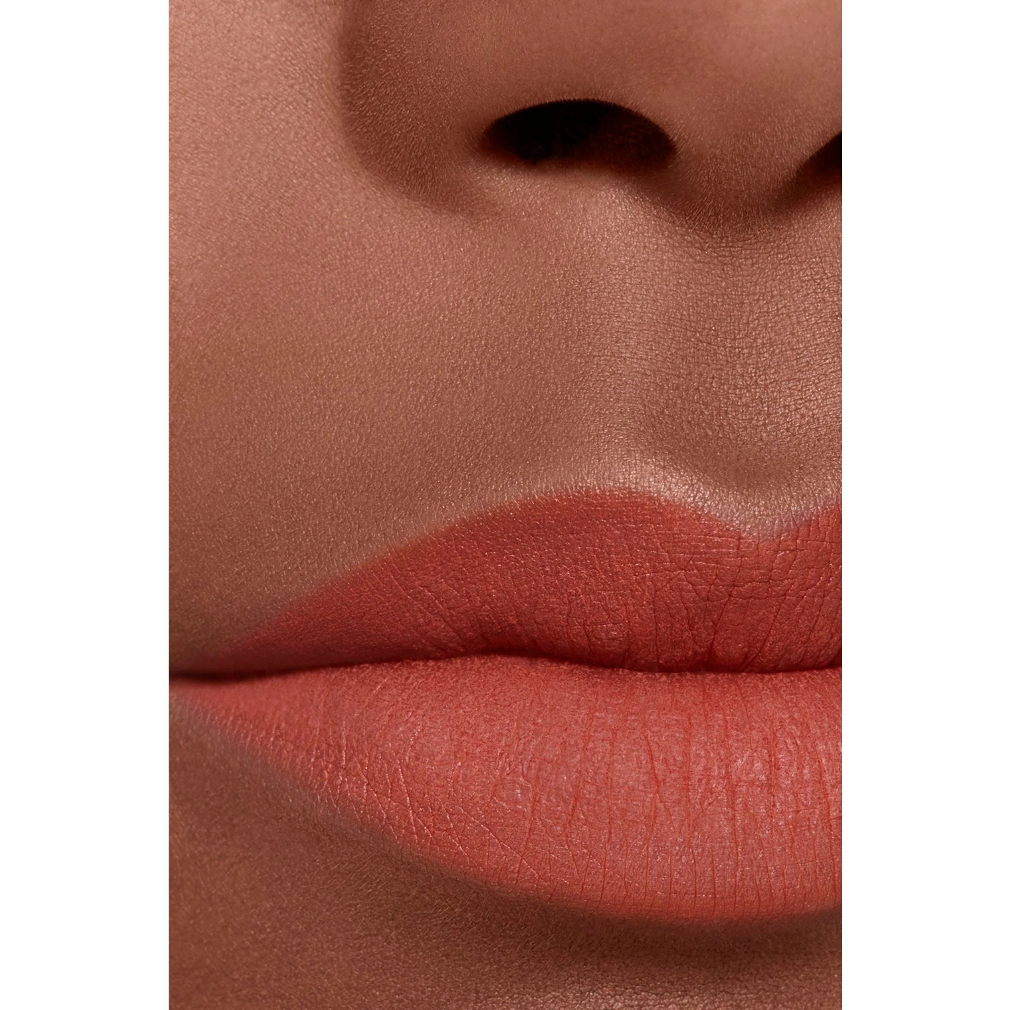 ROUGE ALLURE LIQUID VELVET - ΤΟ ΥΠΕΡ-ΜΑΚΡΥΑΣ ΔΙΑΡΚΕΙΑΣ, ΕΝΤΟΝΟ ΜΑΤ ΡΕΥΣΤΟ ΚΡΑΓΙΟΝ