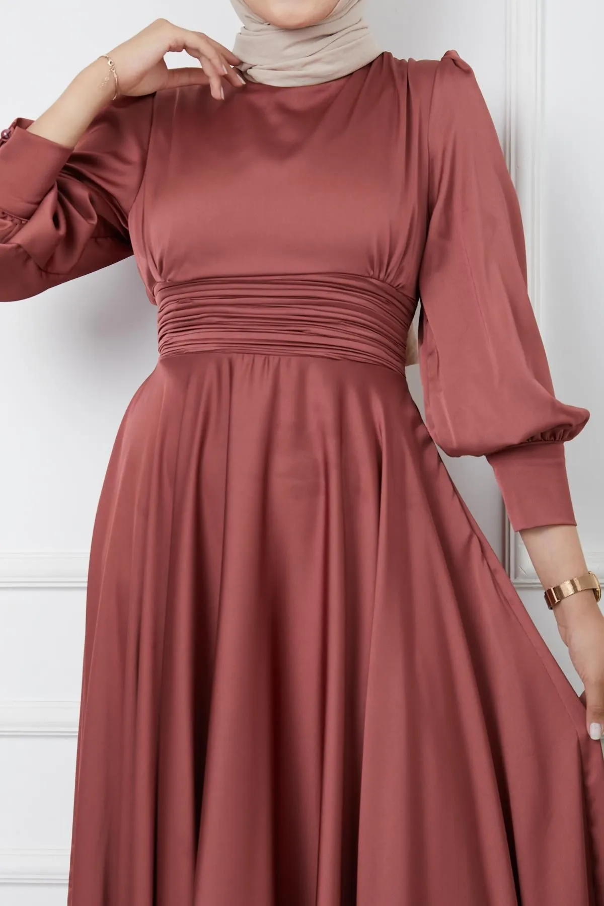 Olcay  Abendkleid mit Taillenfalten und Gürtel, Rose 1595