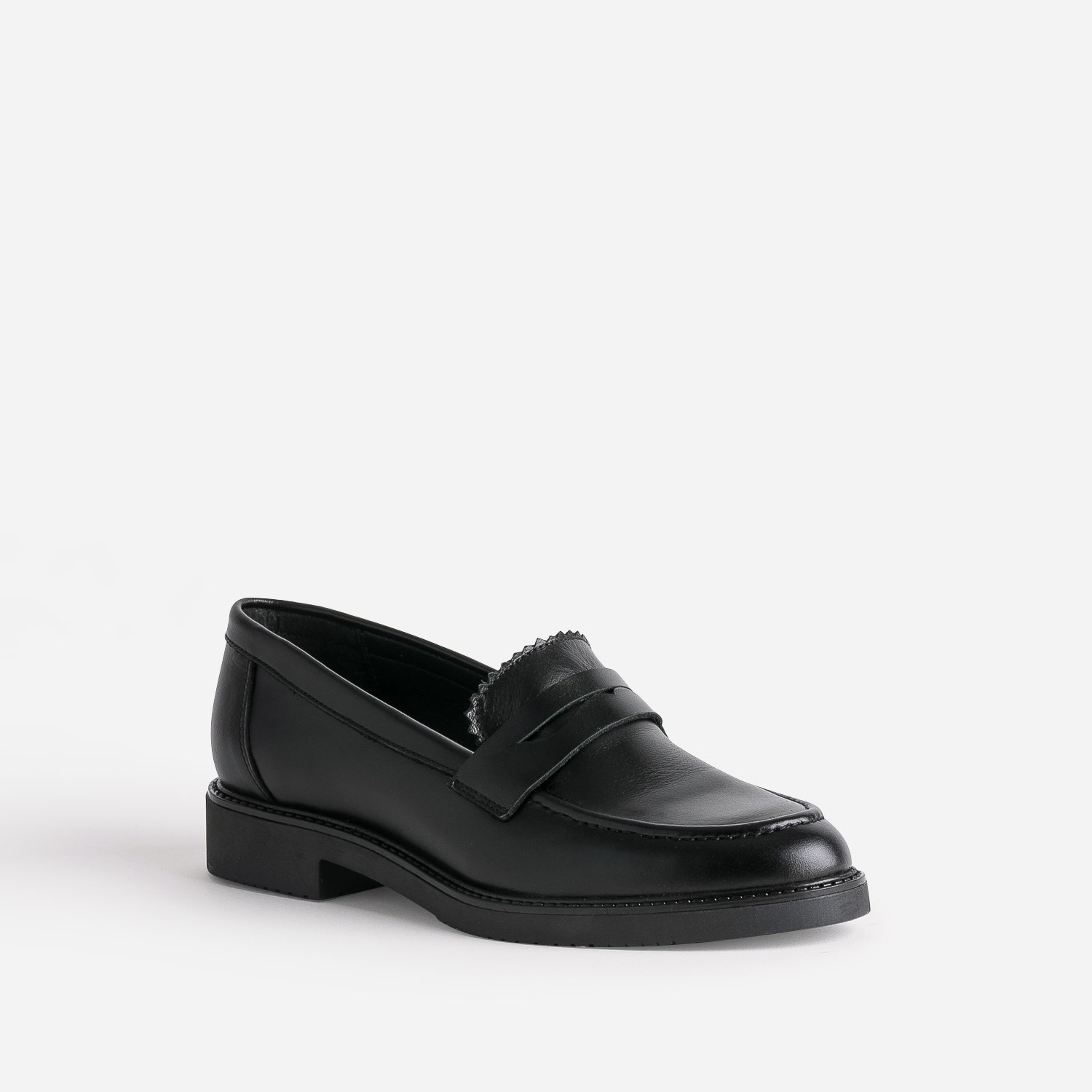Mocassin noir éco-conçu en cuir bord cranté