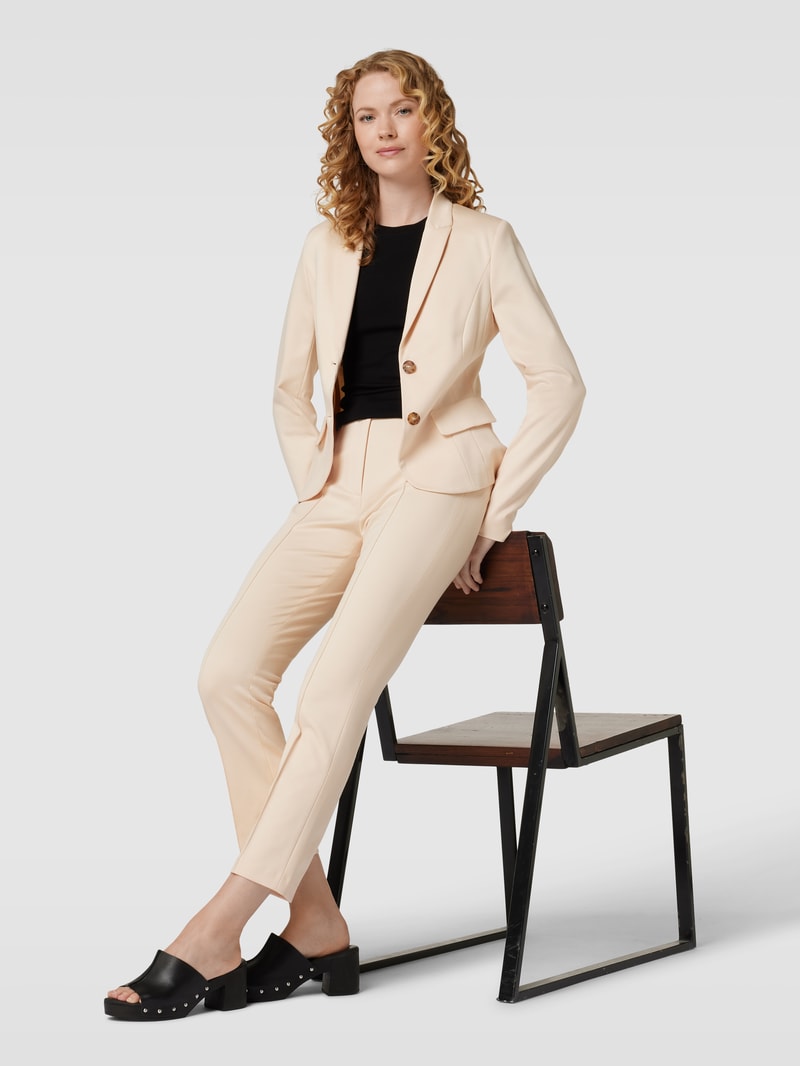 Blazer aus Viskose-Mix mit Stretch-Anteil mit Pattentaschen in offwhite
