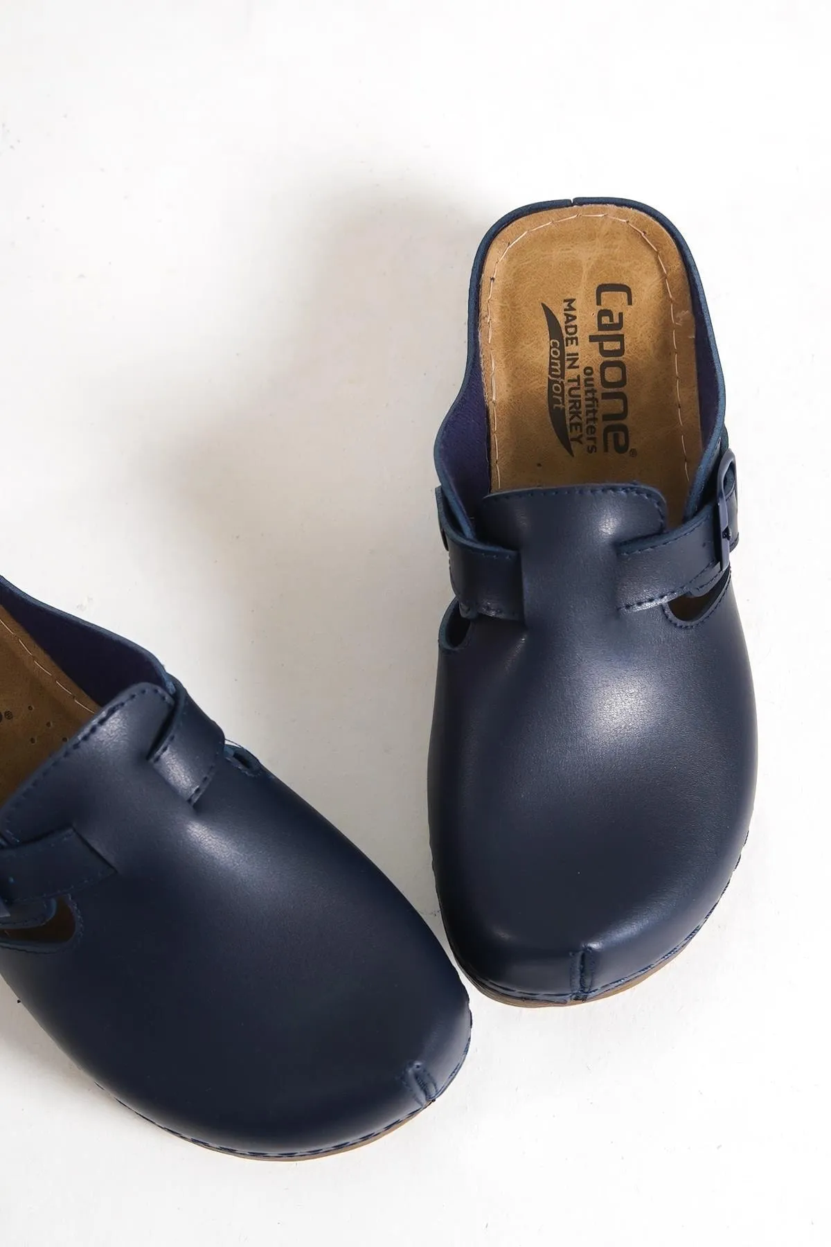 Capone Outfitters  Anatomisch weiche, bequeme Mutterhausschuhe mit Keilabsatz