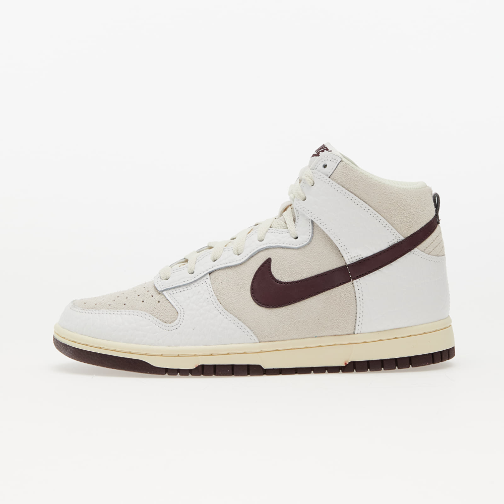 Nike Dunk High FB8482-100 / braun