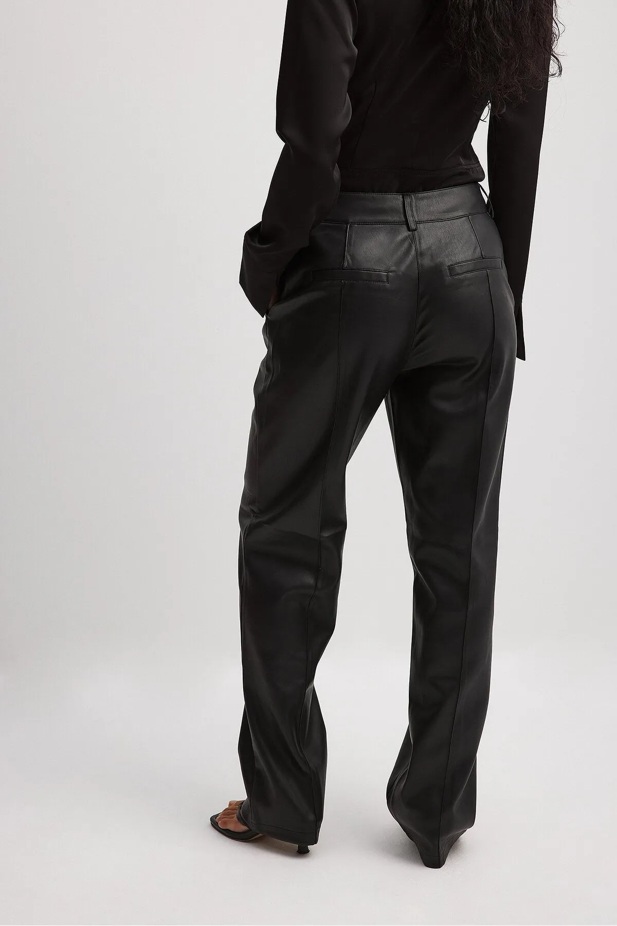 NA-KD  Pu-Hose mit mittlerer Leibhöhe