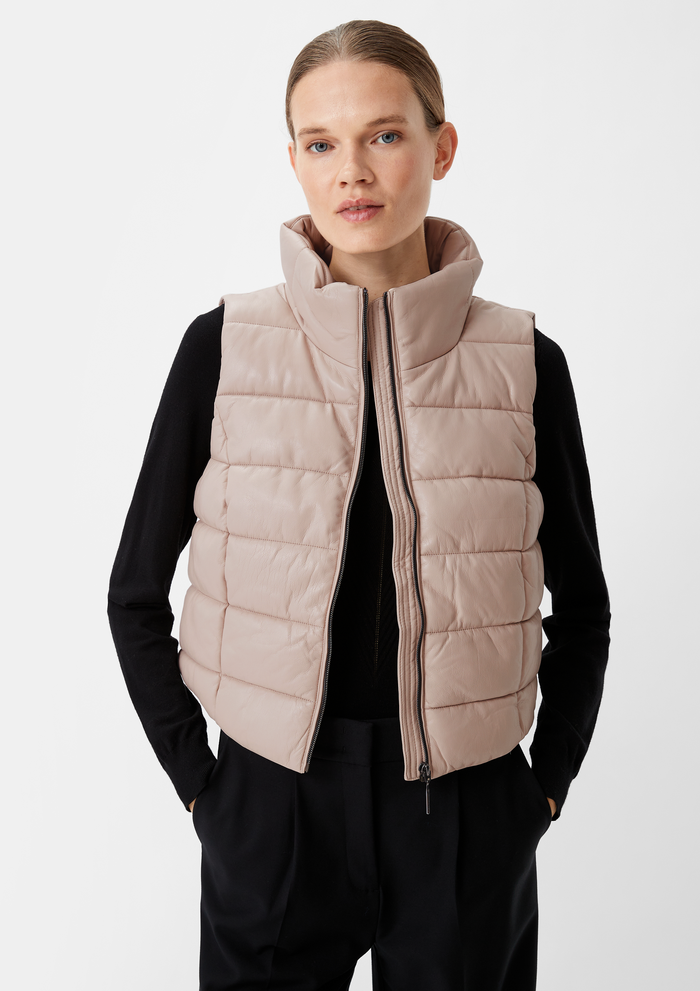 Gesteppte Weste aus Lederimitat - beige