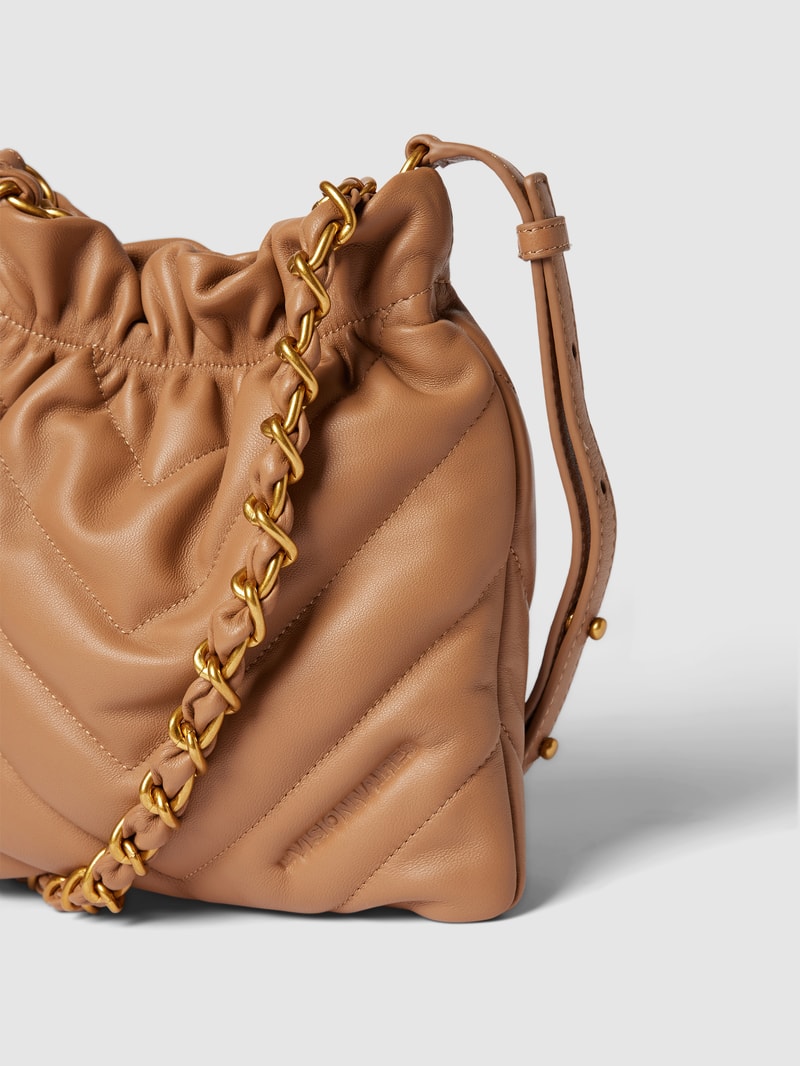 Umhängetasche mit Ziernähten Modell 'SILKY' in camel