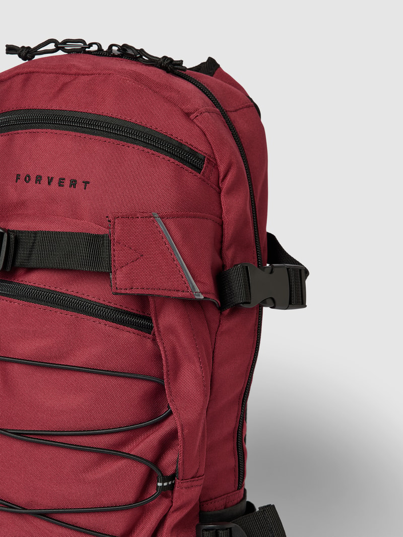 Rucksack mit Label-Details Modell 'LOUIS' in bordeaux rot
