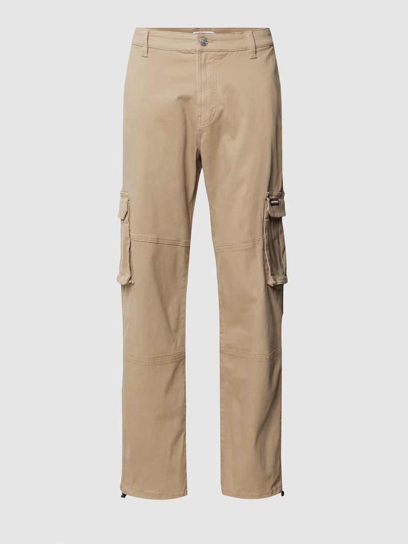 Cargohose mit aufgesetzten Pattentaschen in beige