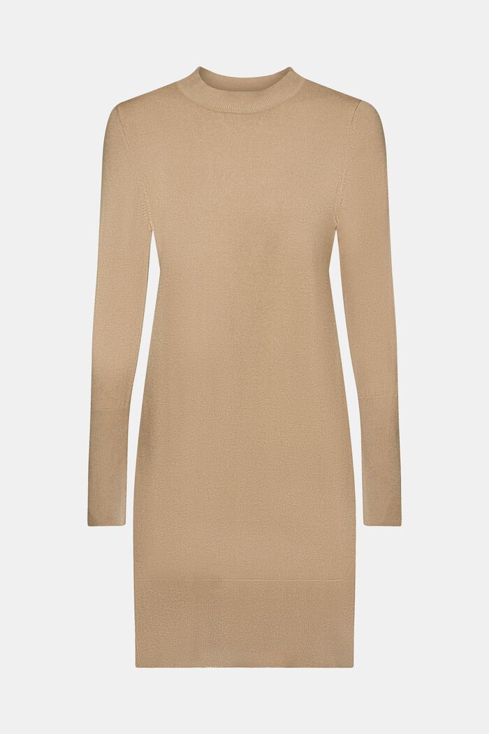 Ausgestelltes Strickkleid