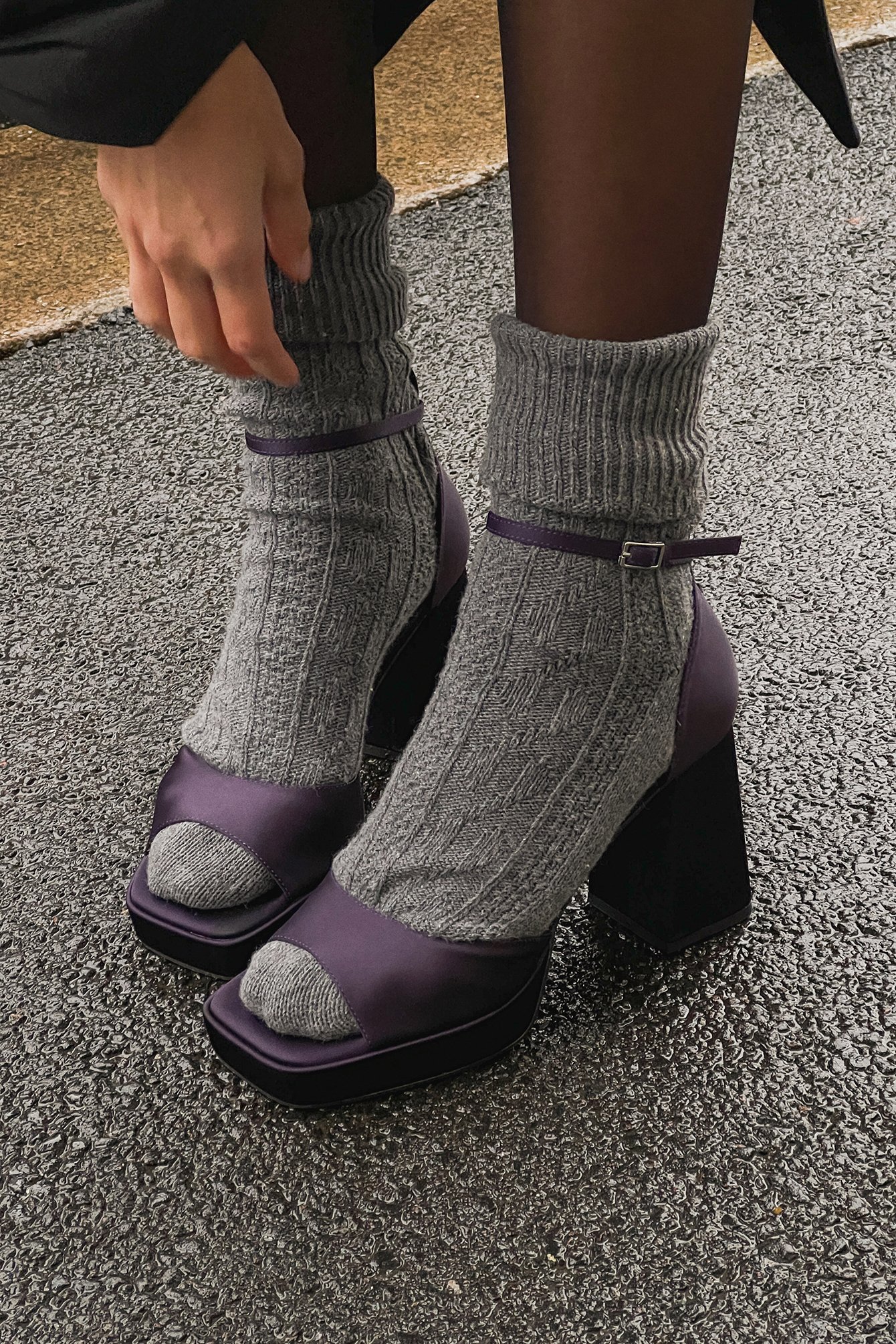 Plateau-High-Heels aus Satin
