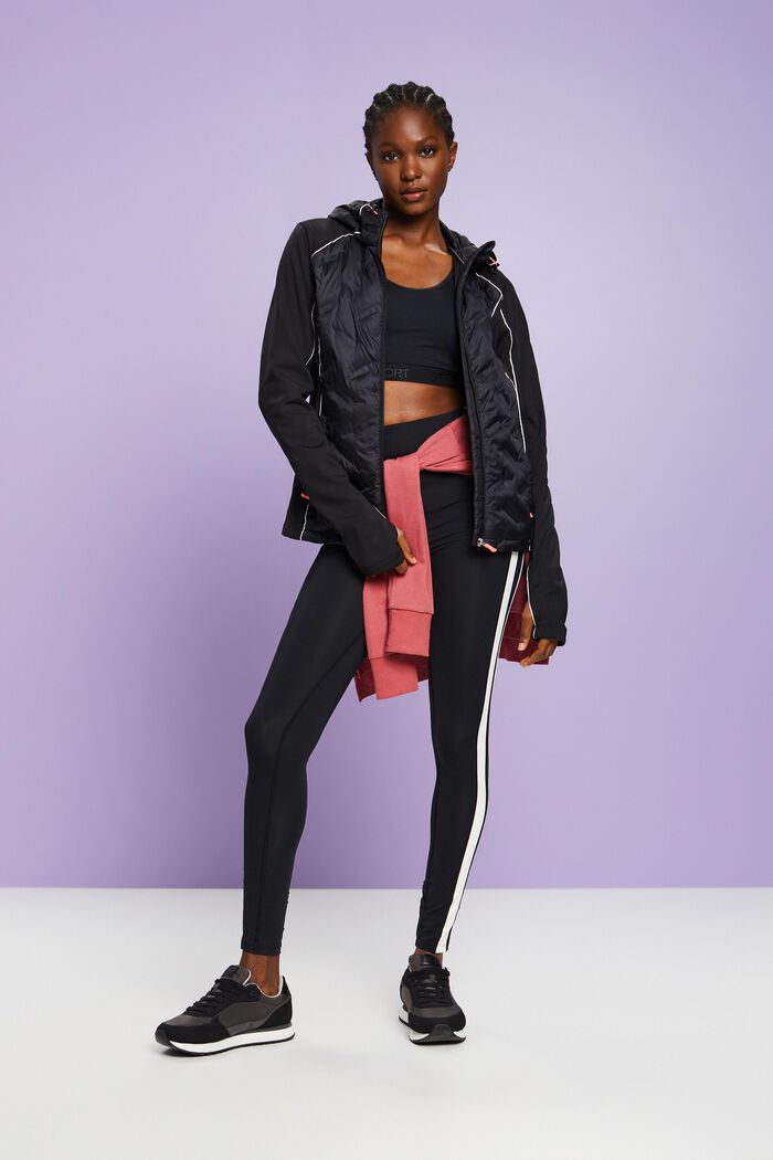 Gepolsterte Active Jacke mit Kapuze