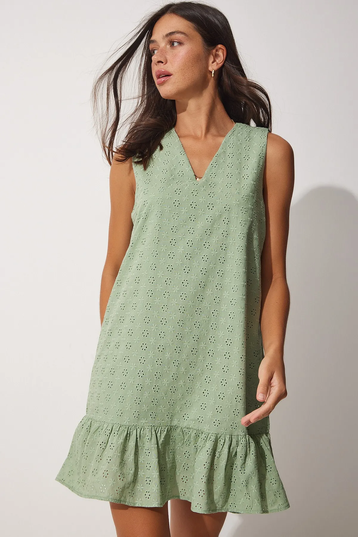 Happiness İstanbul  Grünes, gewelltes Volant-Sommerkleid für Damen DD01177