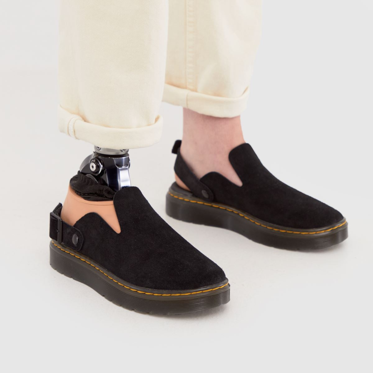 Dr Martens – Carlson – Svarta mulesandaler