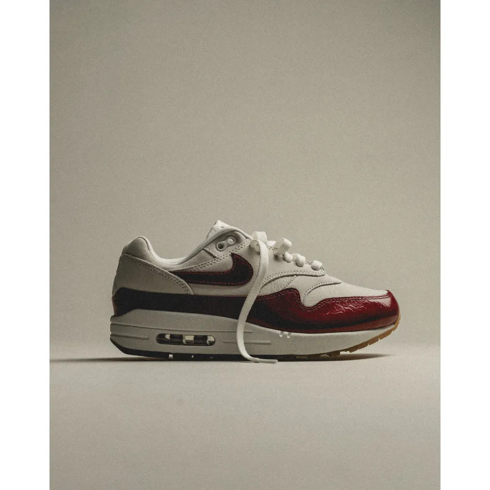 Nike Air Max 1 LX Team Red Leather FJ3169-100 / weiss