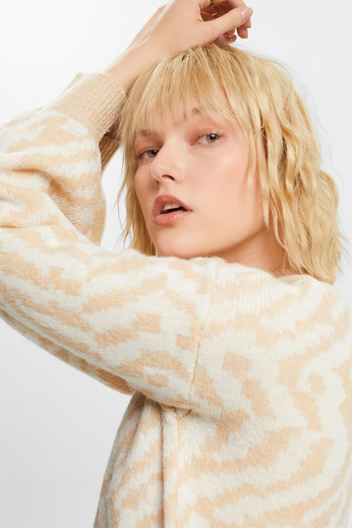 Pullover mit abstraktem Jacquard-Design
