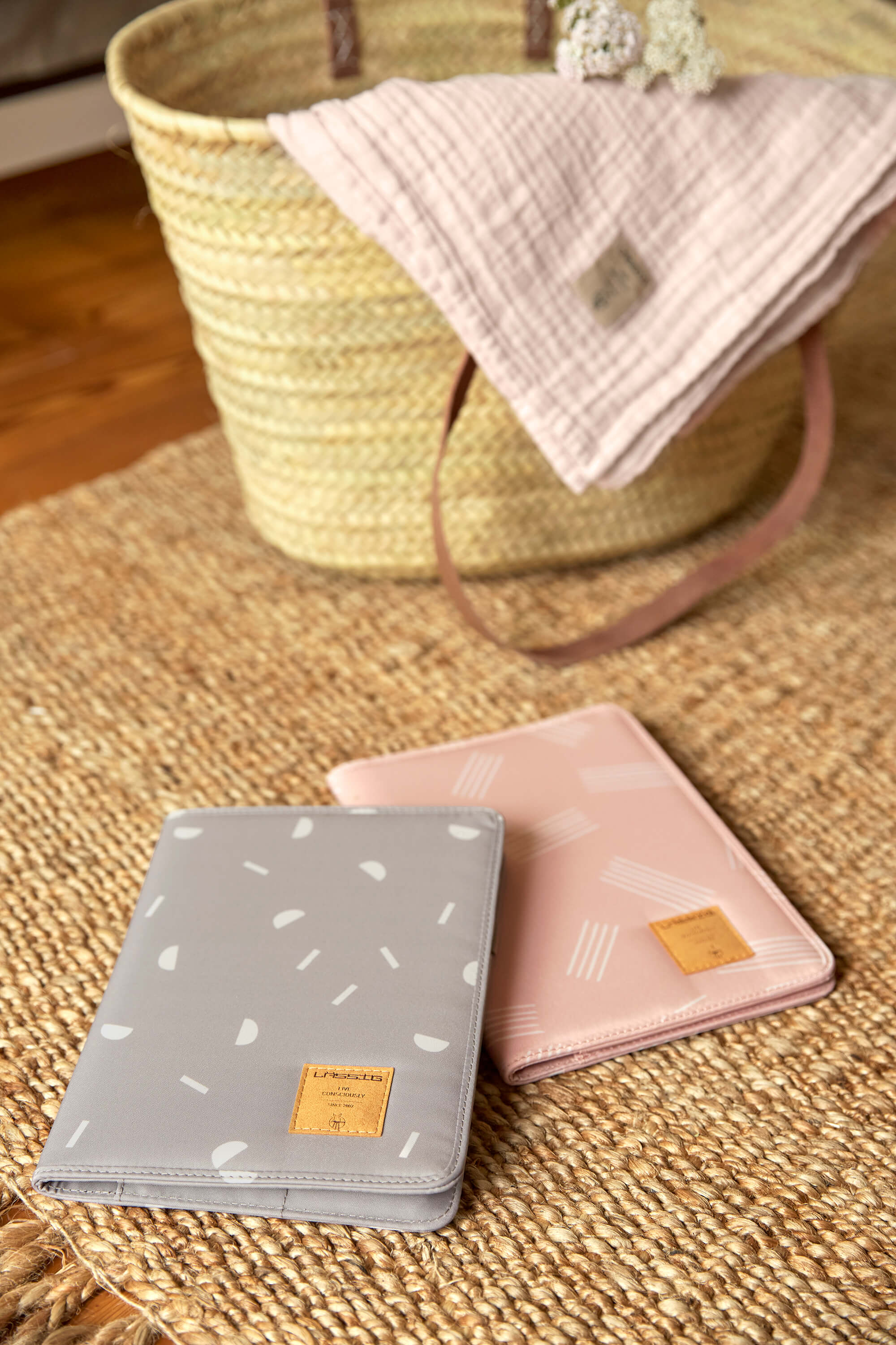 Mutterpasshülle - Blocks Taupe, Grau