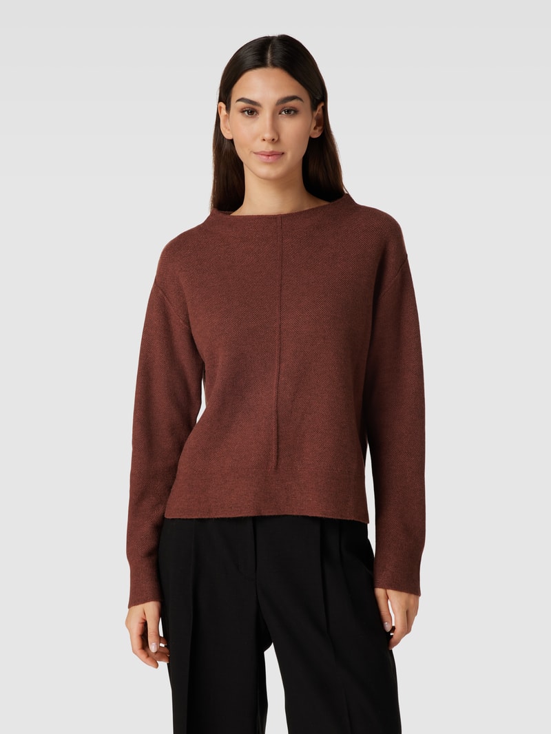Strickpullover mit Ziernähten in mittelbraun