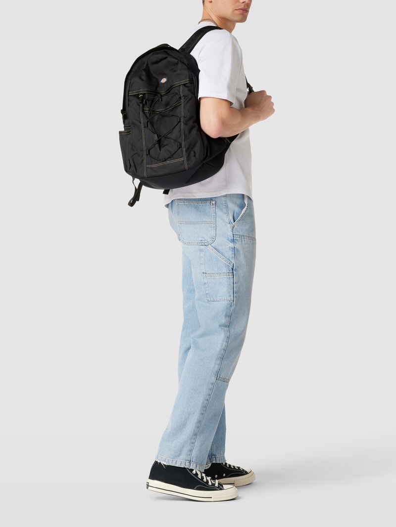Rucksack mit Label-Patch in schwarz