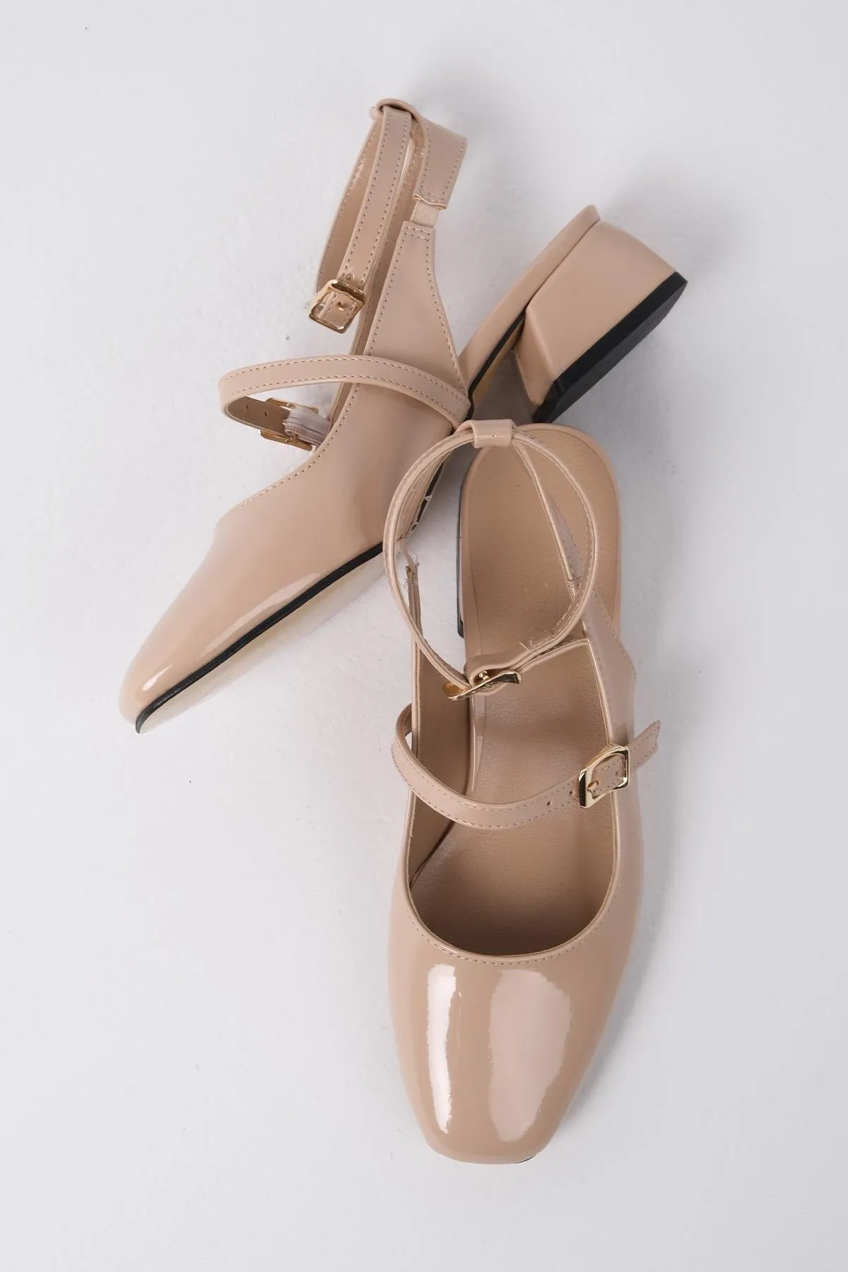 Mio Gusto  Audrey nackte Damenschuhe aus Lackleder mit offenem Rücken und kurzem Absatz