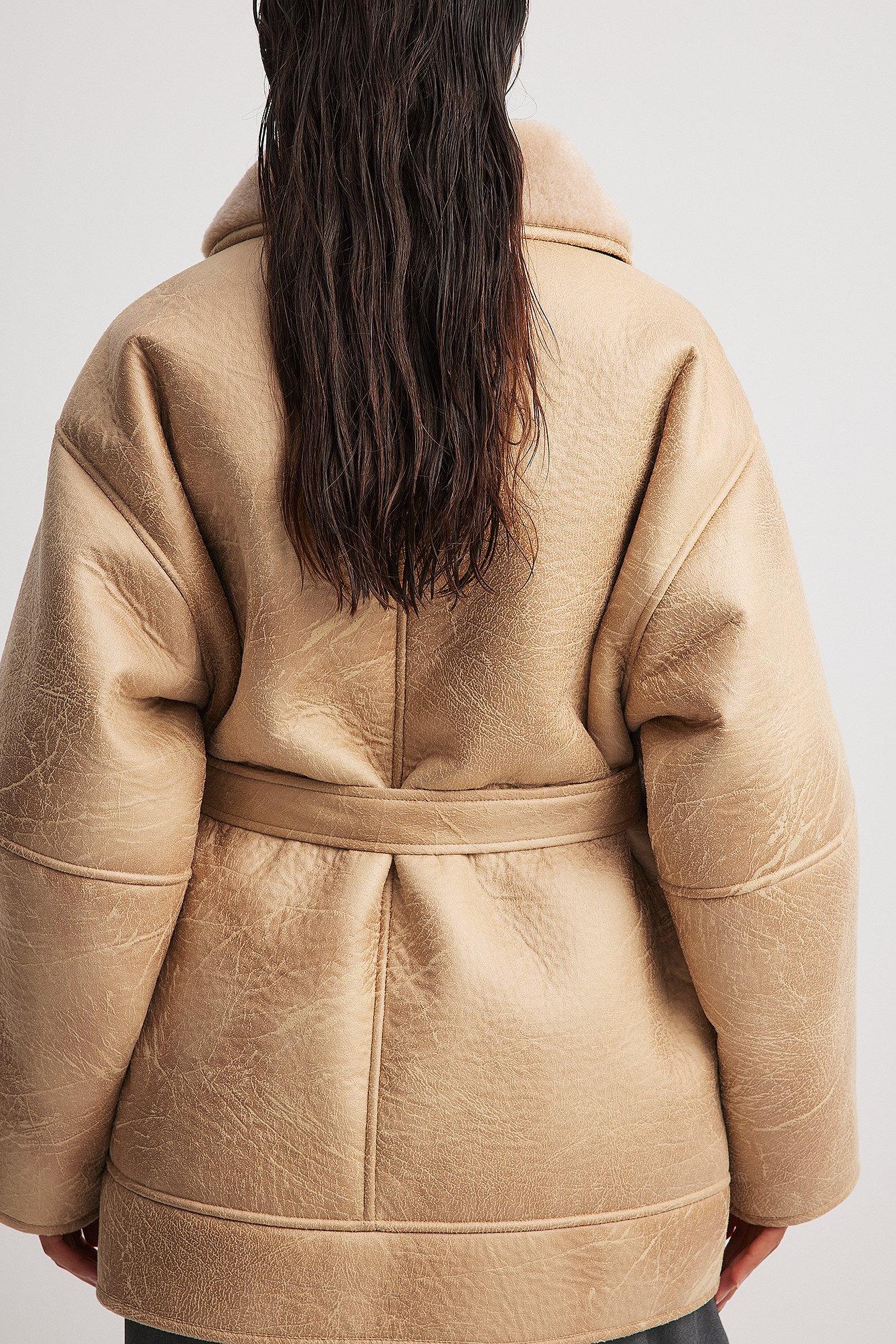 Shearling-Jacke mit Gürtel