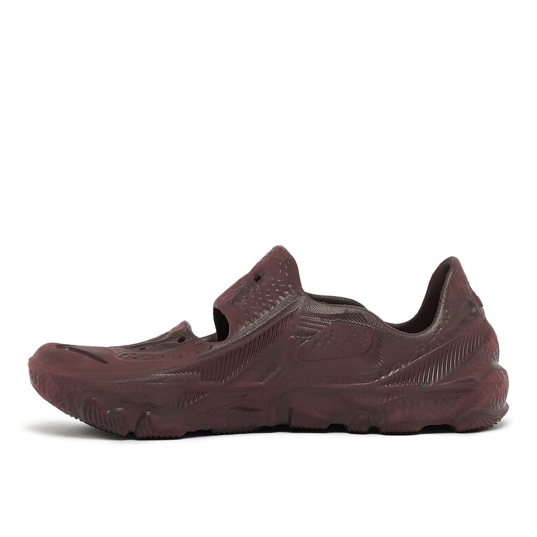 NIKE Ispa Universal 