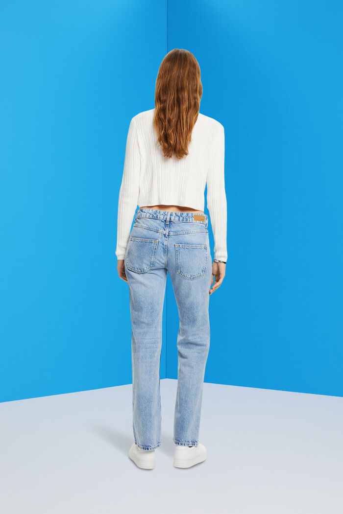 Ausgestellte Retro-Jeans mit mittelhohem Bund