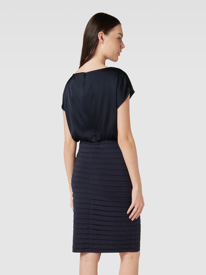 Knielanges Cocktailkleid mit Bindedetail in marineblau meliert