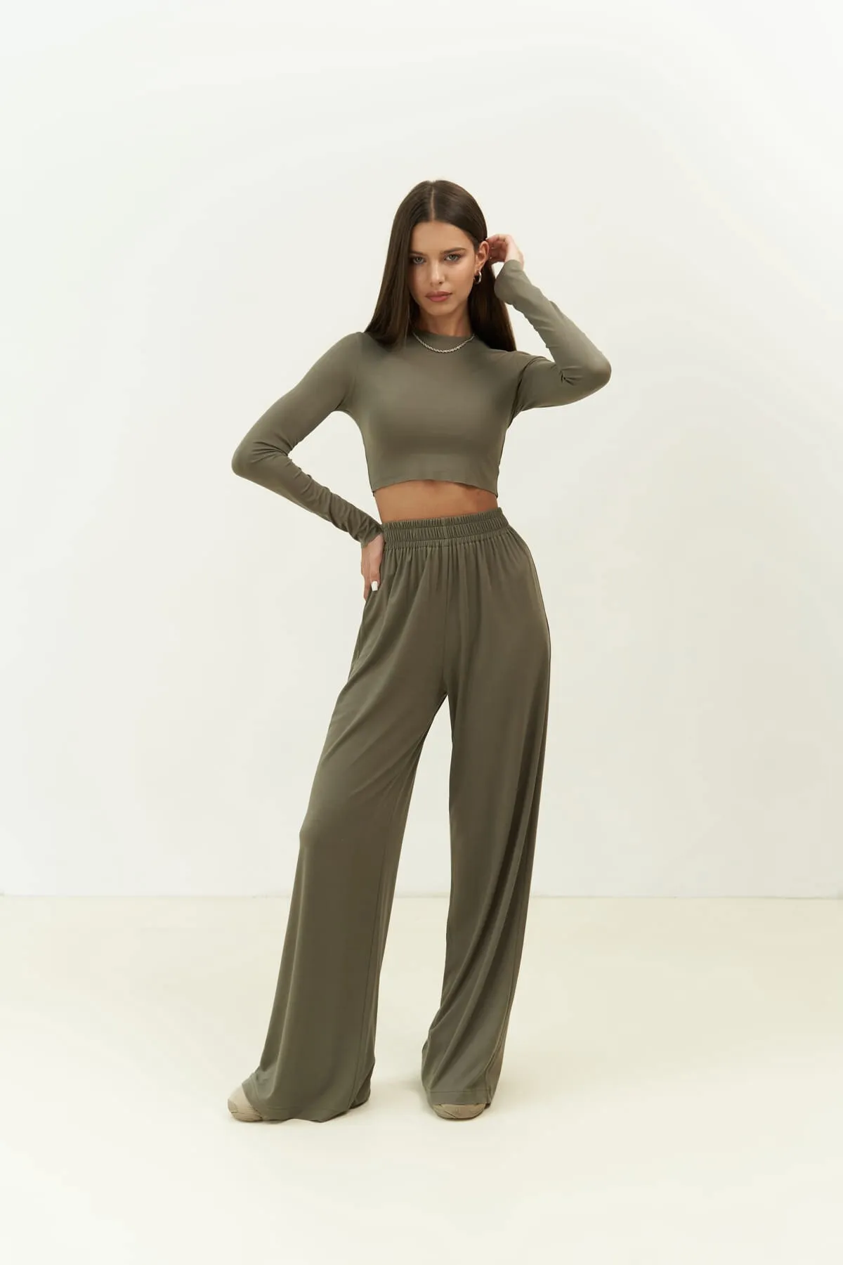 MAİ COLLECTİON  Jany – Langärmliges, khakifarbenes Crop-Hosen-Set
