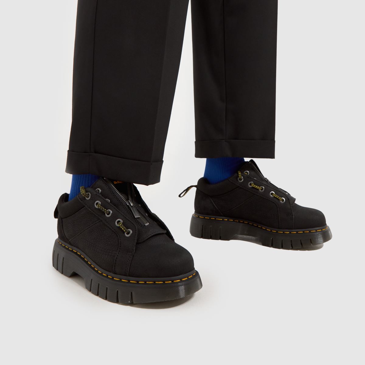Dr Martens – Woodard – Svarta, låga skor med dragkedja