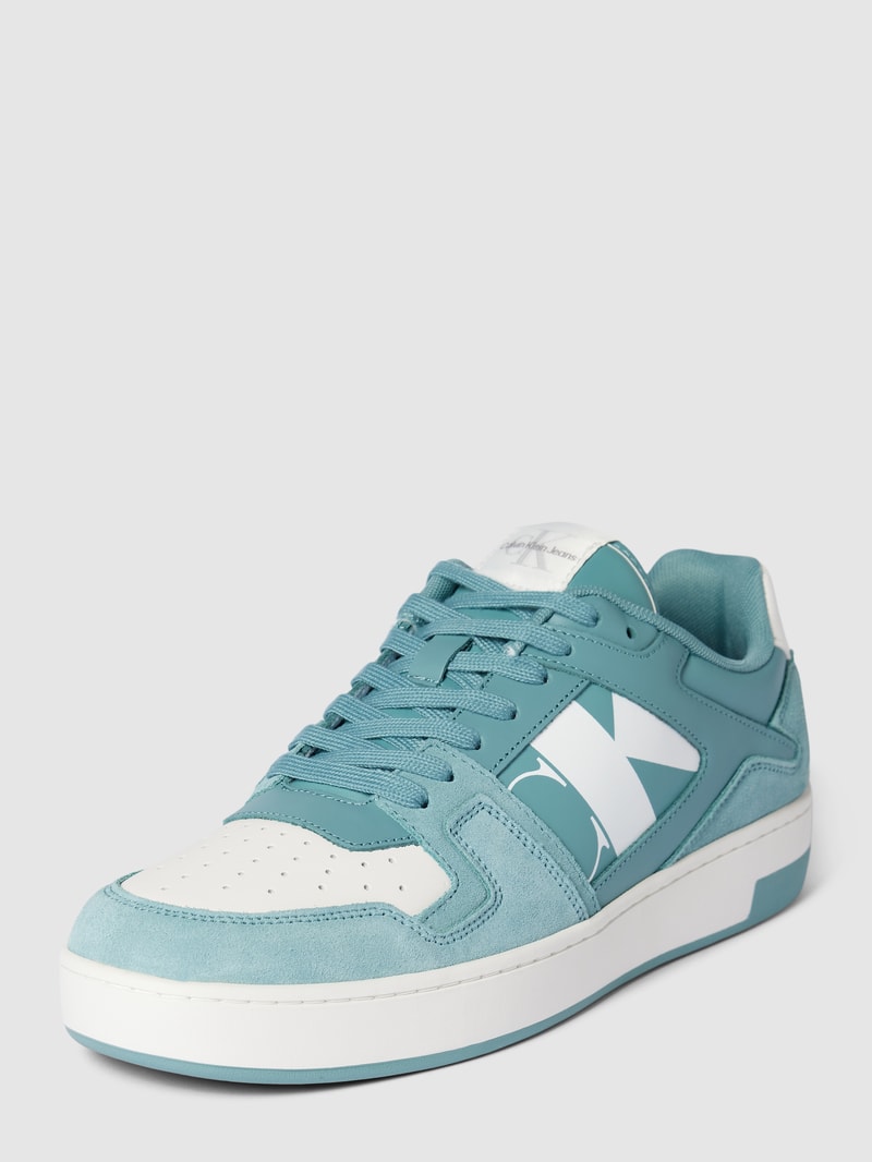 Sneaker in Two-Tone-Machart mit Schnürung in hellblau