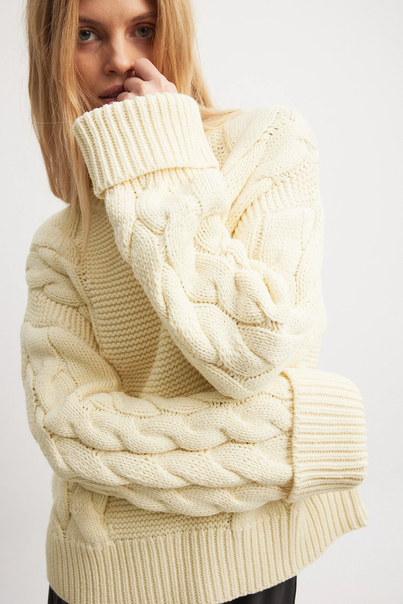 Oversized-Strickpullover mit Zopfmuster