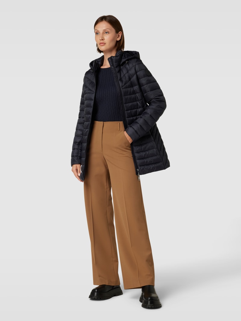 Steppjacke mit Reißverschlusstaschen in schwarz