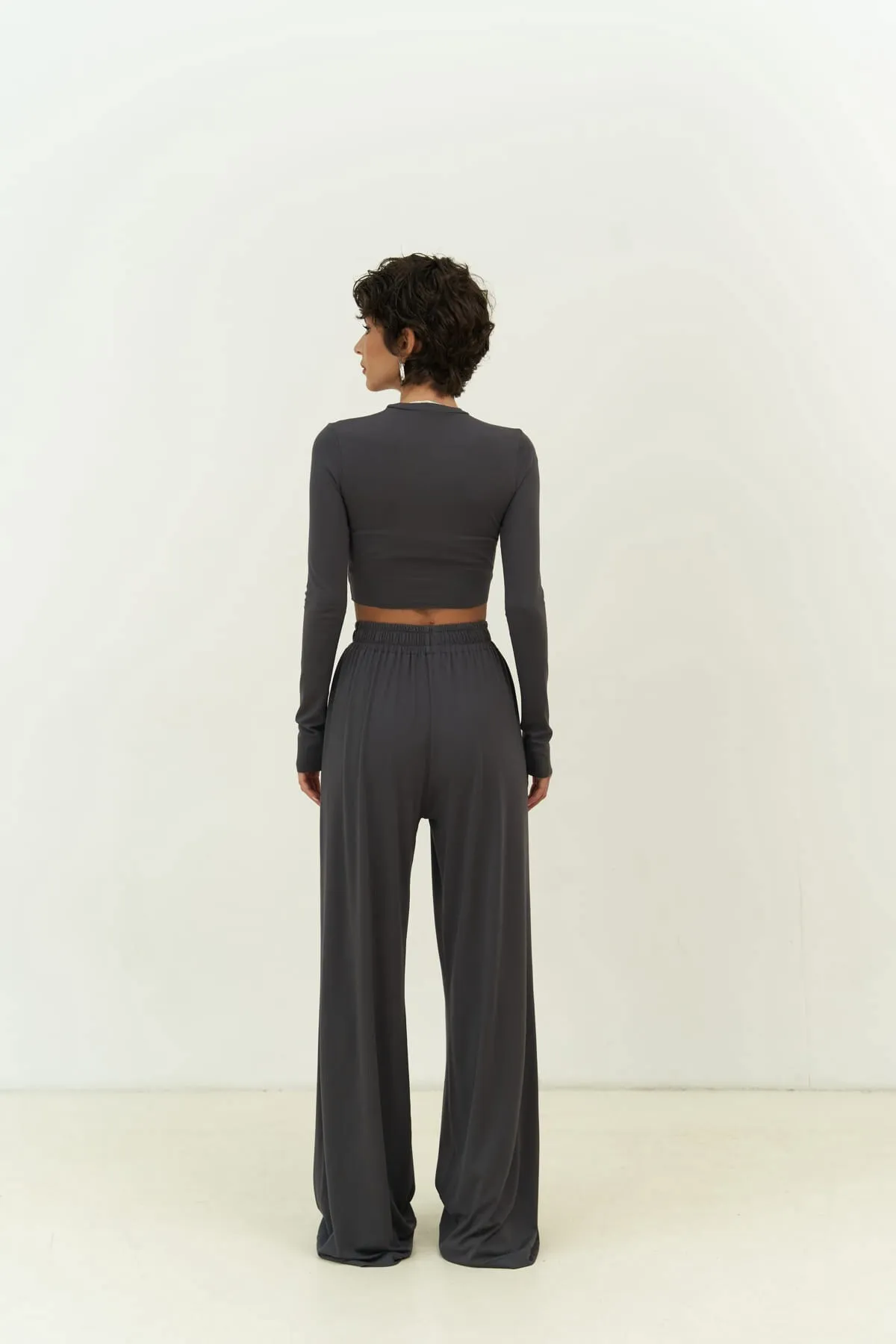 MAİ COLLECTİON  Jany Langärmliges, anthrazitfarbenes Crop-Hosen-Set