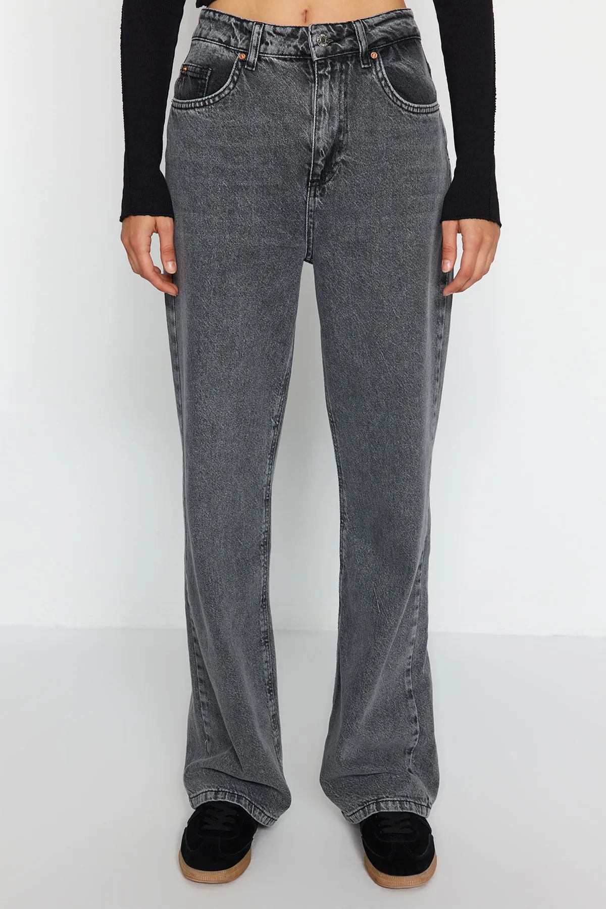 Trendyol Collection  Graue Jeans mit hoher Taille und weitem Bein TWOAW24JE00073