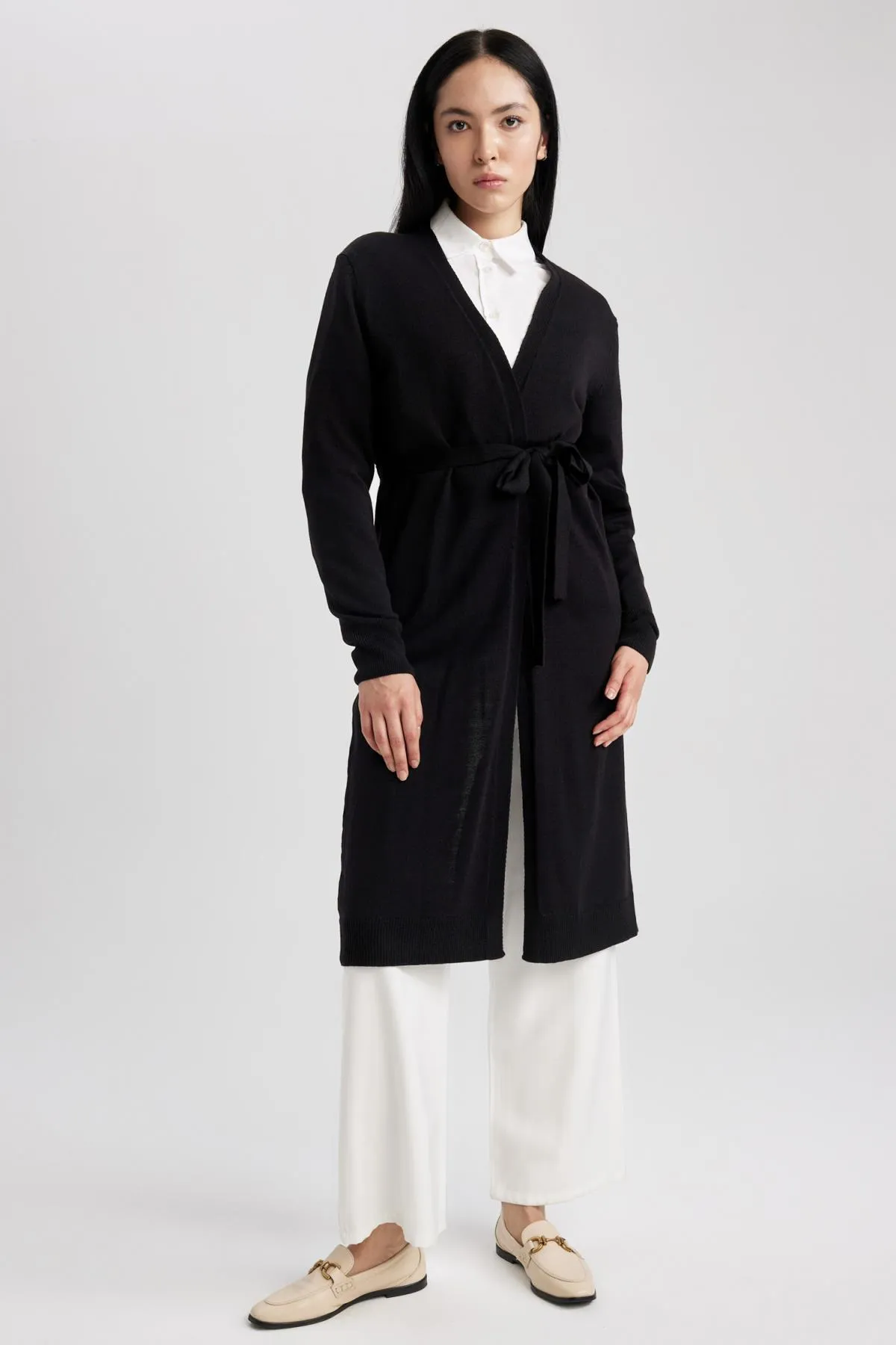 DeFacto  Strickjacke mit V-Ausschnitt und normaler Passform