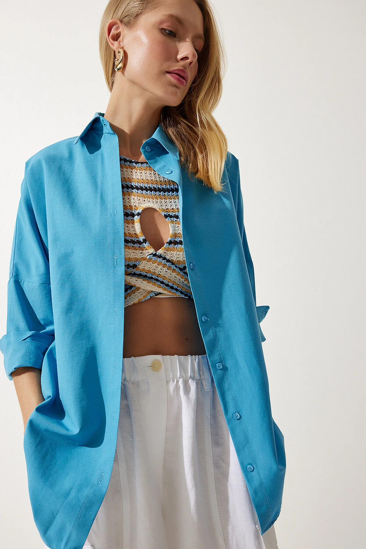 Happiness İstanbul  Blaues Oversize-Lang-Basic-Shirt für Damen DD00842