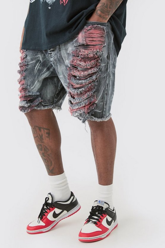 Plus lockere Shorts mit Acid-Waschung und extremen Rissen