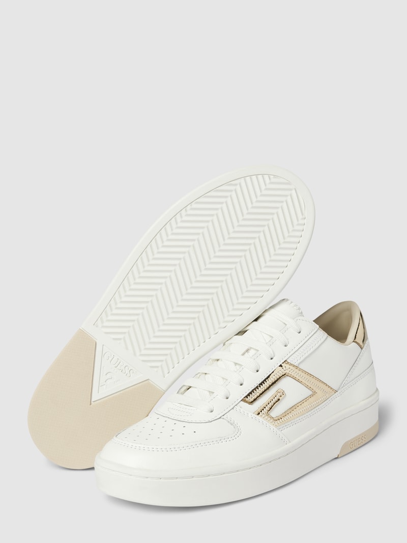 Sneaker mit Schnürverschluss Modell 'SILINA' in weiß