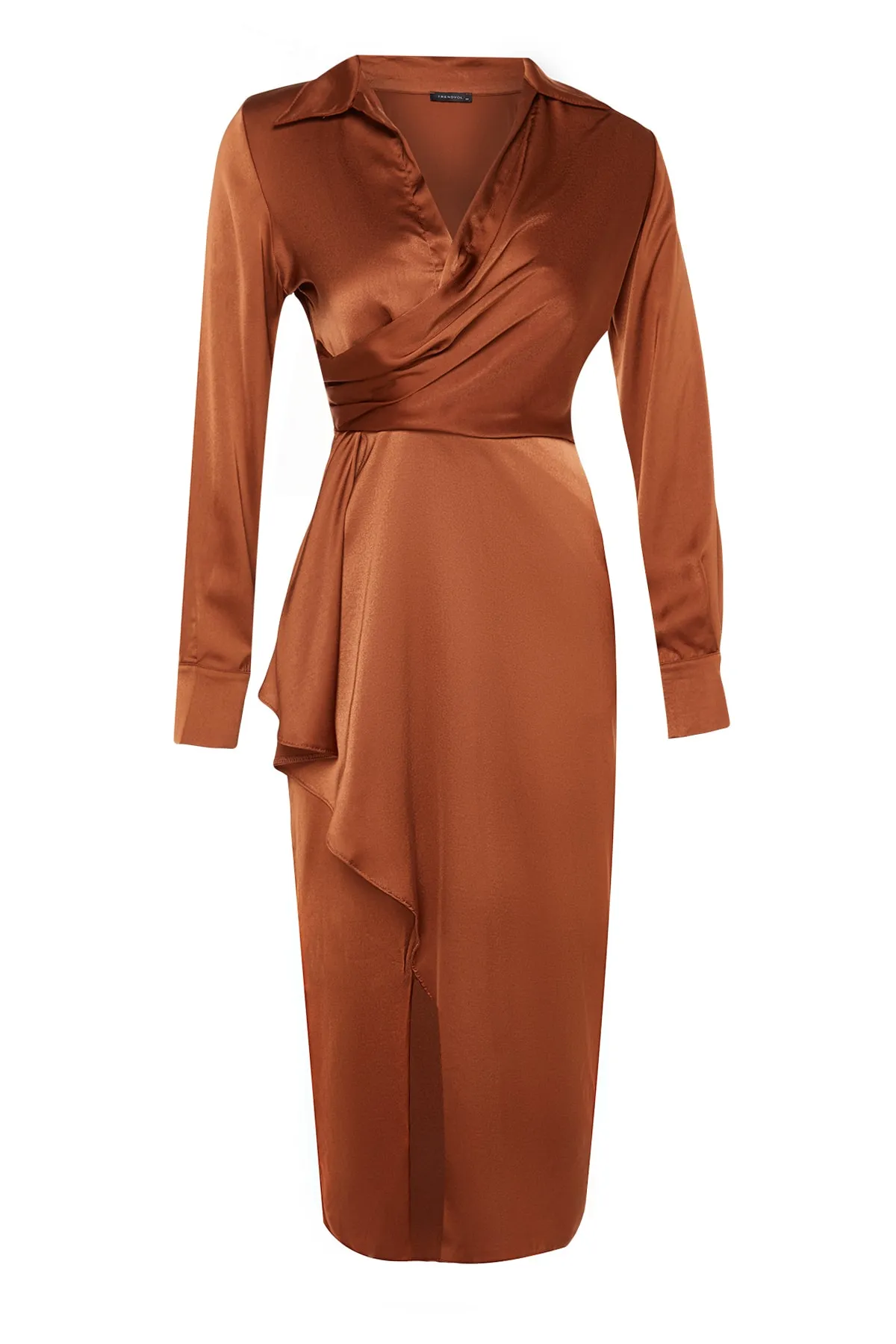 Trendyol Collection  Elegantes Abendkleid aus braunem, gewebtem Satin in Wickeloptik TPRAW24EL00111